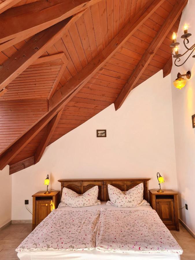 Agas Vendeghaz Hotel Csopak Ngoại thất bức ảnh