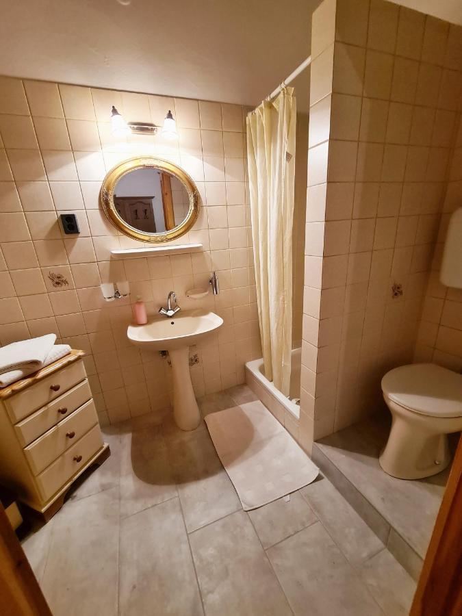 Agas Vendeghaz Hotel Csopak Ngoại thất bức ảnh